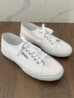 NWOT Superga 2750-Cotu Classic Sneaker in White Canvas Size 40 EU 9 US